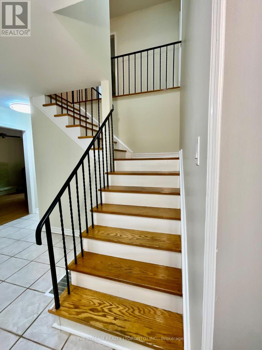 45 Emmeloord Crescent, Markham, Ontario  L3R 1P9 - Photo 13 - N13461264