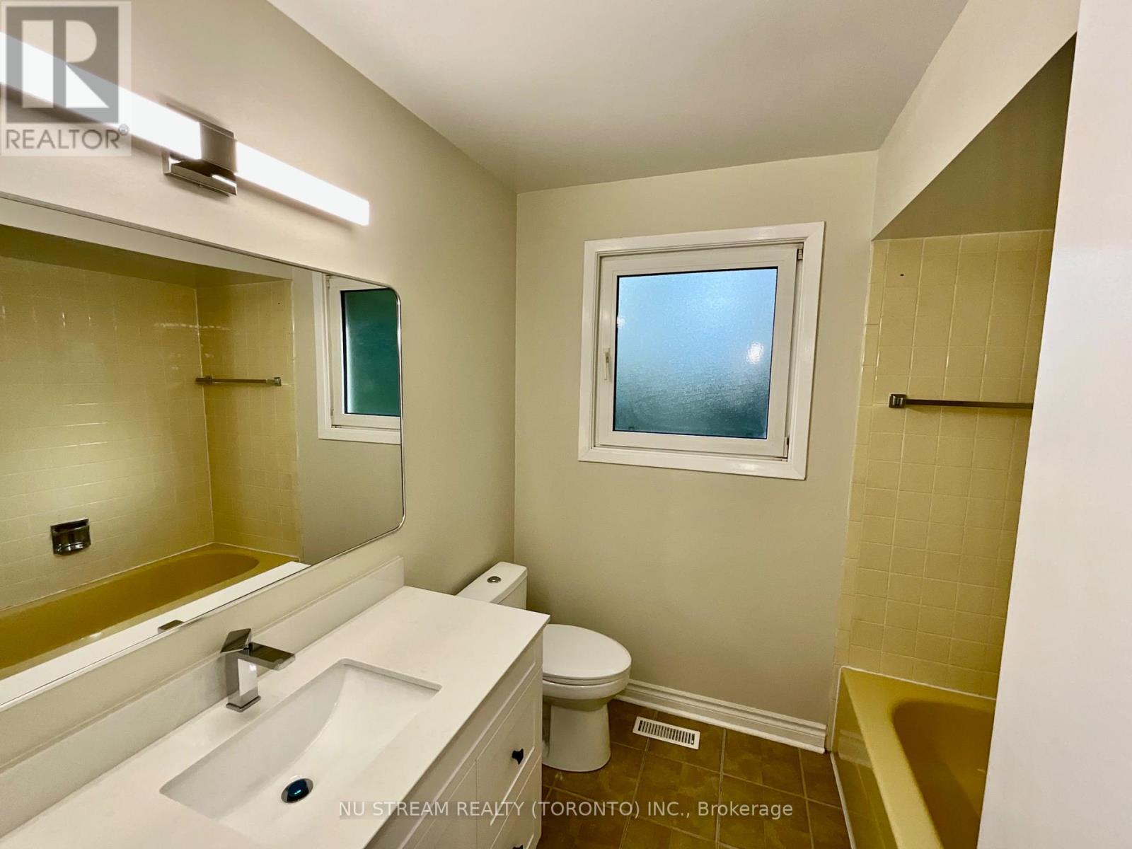 45 Emmeloord Crescent, Markham, Ontario  L3R 1P9 - Photo 18 - N13461264