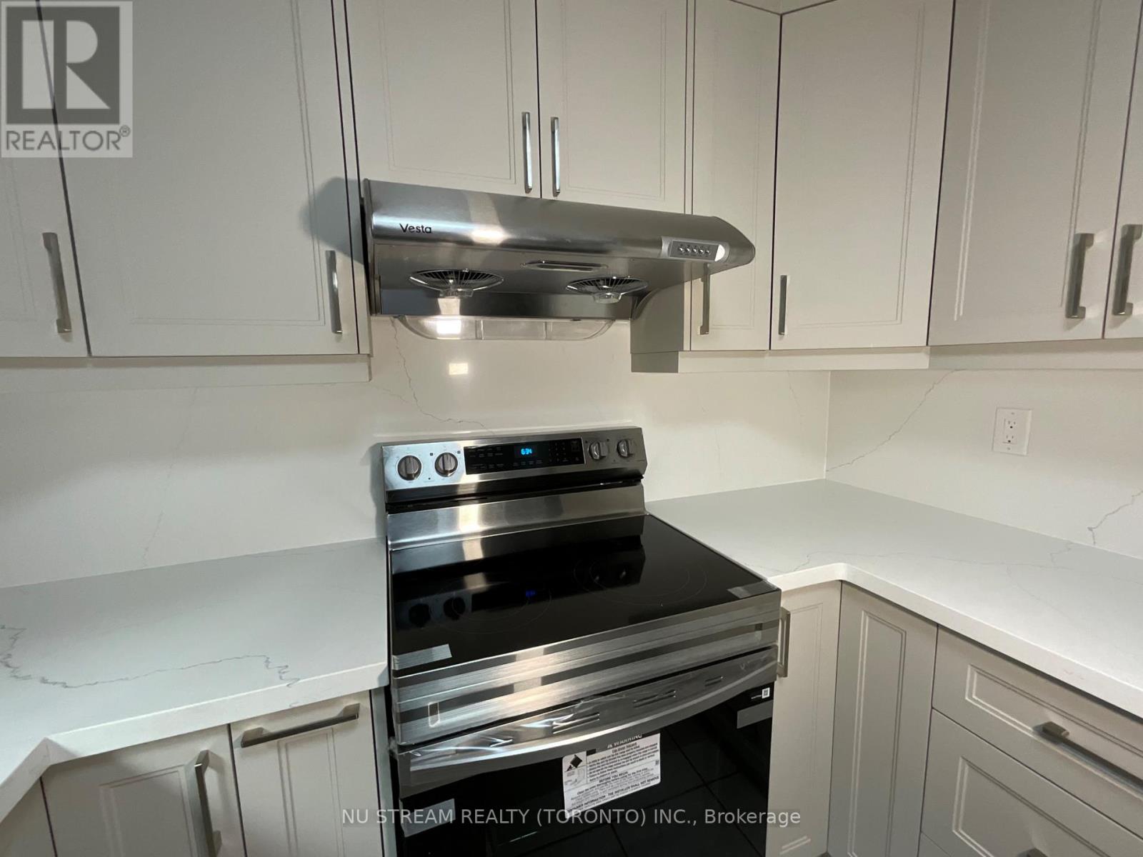 45 Emmeloord Crescent, Markham, Ontario  L3R 1P9 - Photo 10 - N13461264