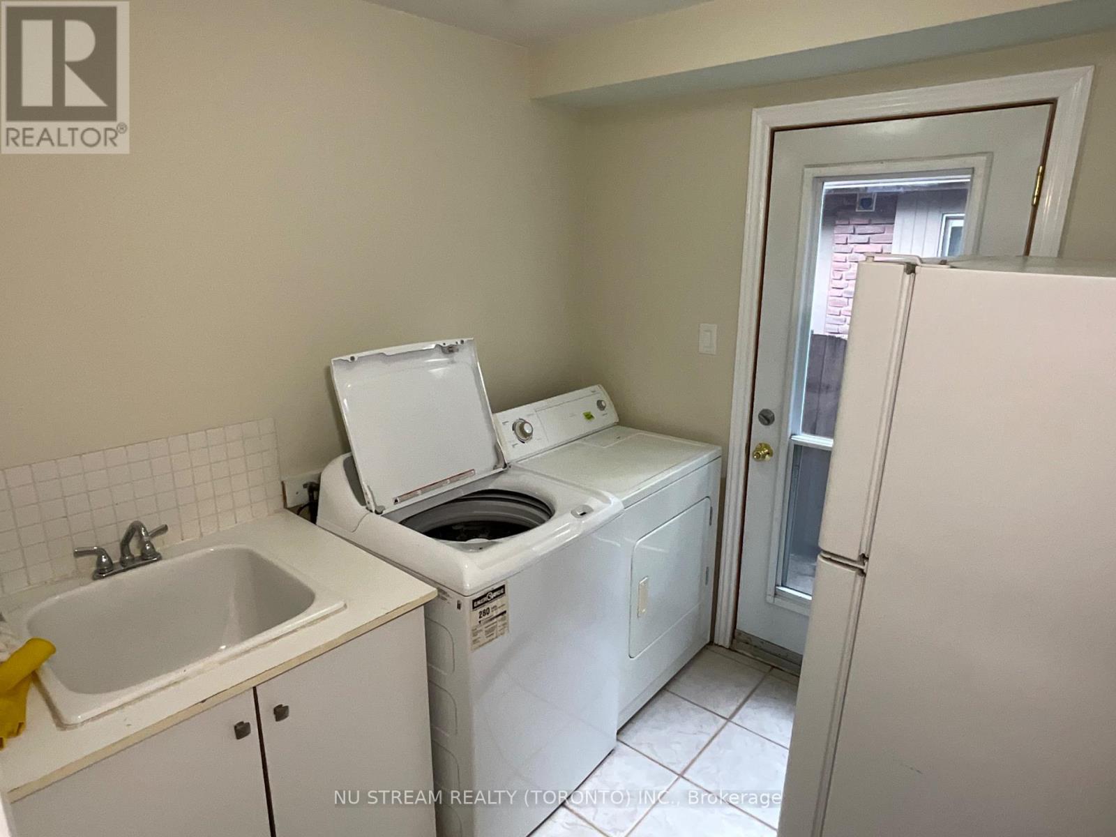 45 Emmeloord Crescent, Markham, Ontario  L3R 1P9 - Photo 12 - N13461264