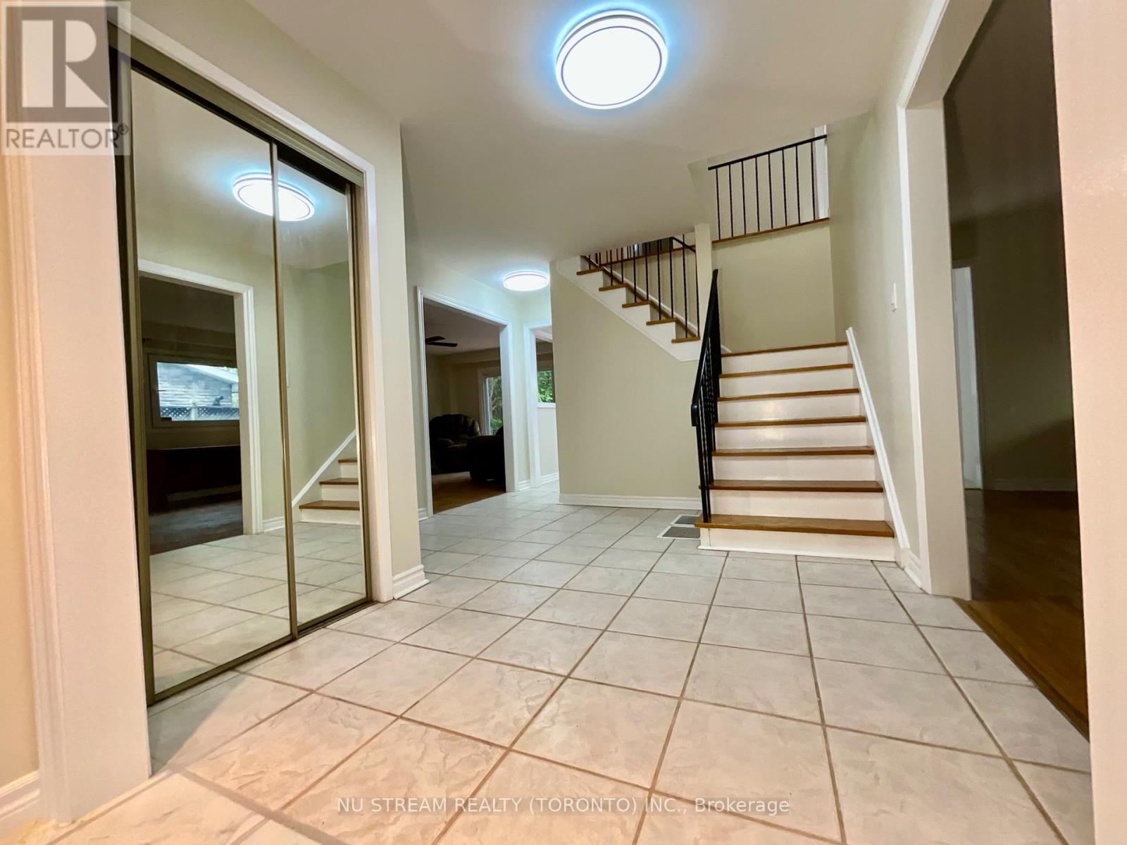 45 Emmeloord Crescent, Markham, Ontario  L3R 1P9 - Photo 3 - N13461264