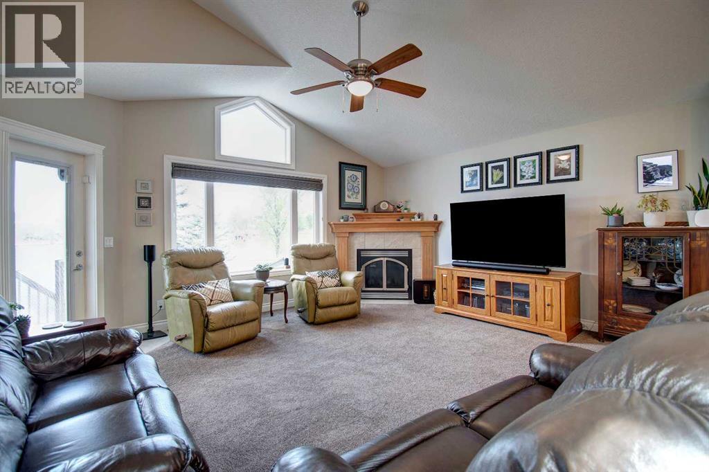 242 Kingsbury View Se, Airdrie, Alberta  T4A 0E6 - Photo 15 - A2317914
