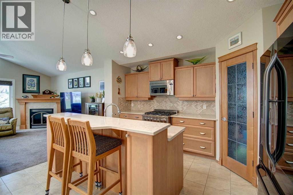 242 Kingsbury View Se, Airdrie, Alberta  T4A 0E6 - Photo 12 - A2317914