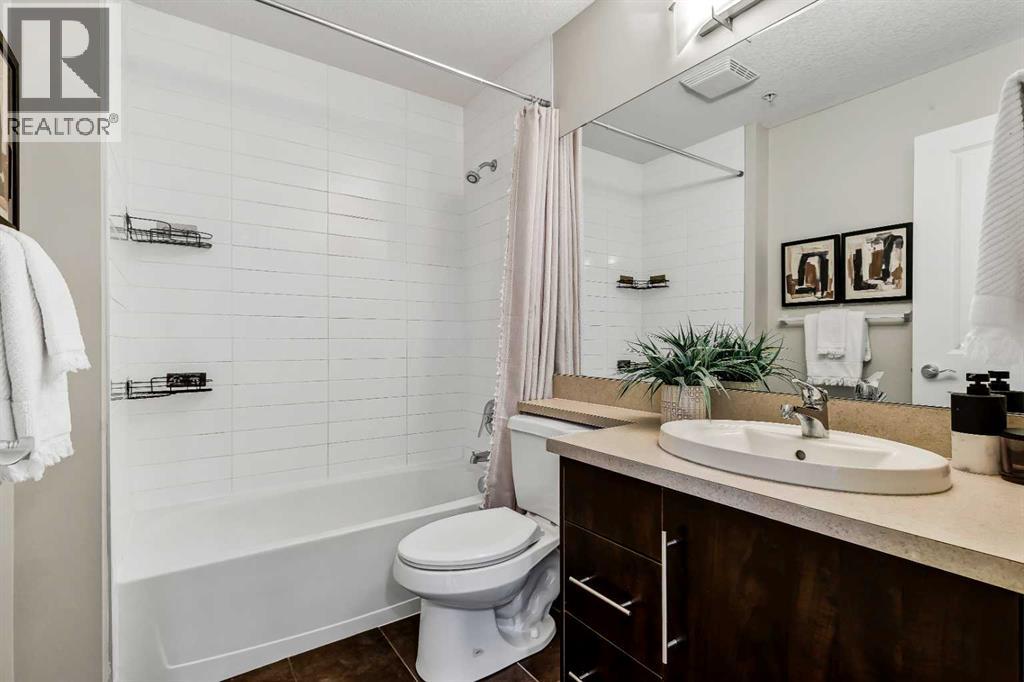 304, 55 Spruce Place SW, Calgary, Alberta  T3C 3X5 - Photo 4 - A2320754