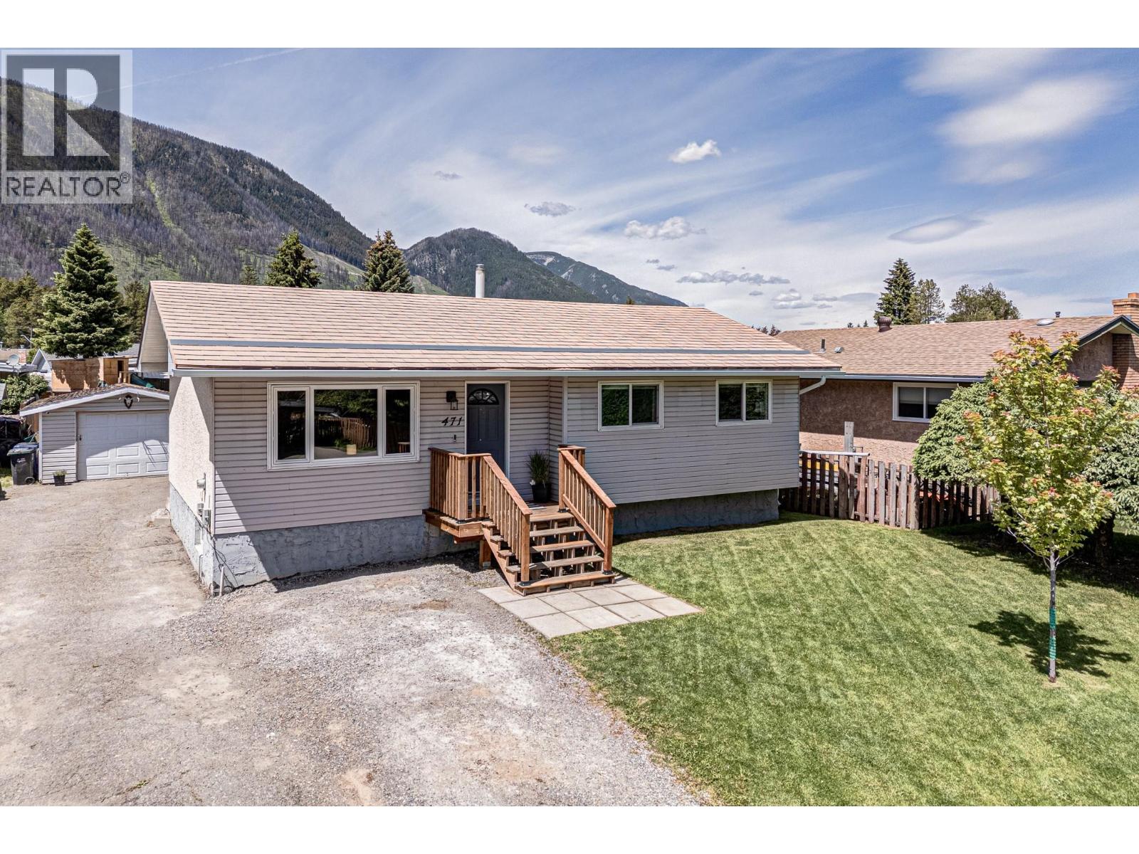 471 Engelmann Spruce Drive, Sparwood, British Columbia  V0B 2G0 - Photo 1 - 10390392