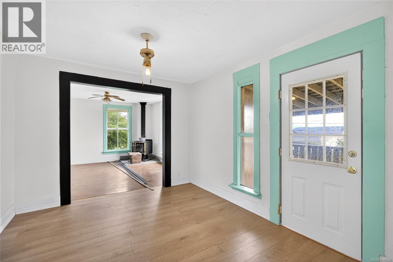 5545 Island Hwy S, Union Bay, British Columbia  V0R 3B0 - Photo 16 - 1040628