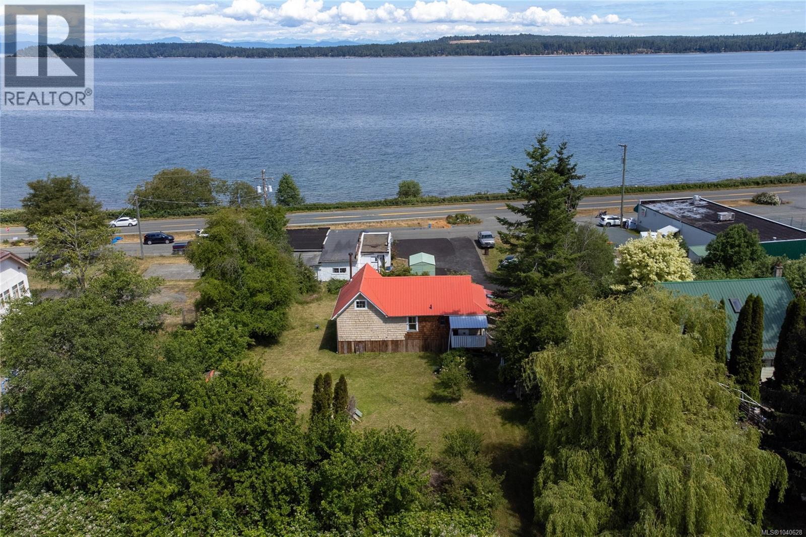 5545 Island Hwy S, Union Bay, British Columbia  V0R 3B0 - Photo 5 - 1040628