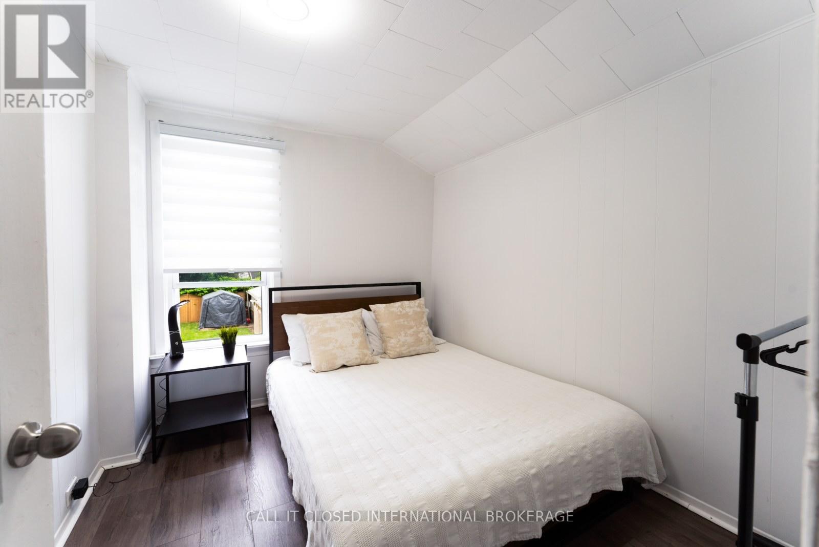 326 SMITH STREET photo 20