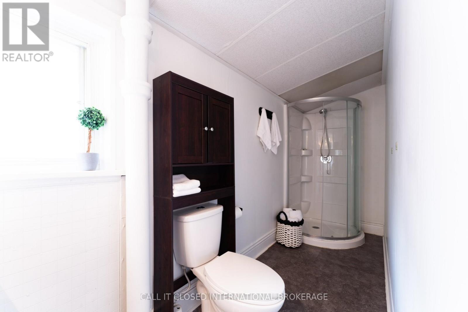 326 SMITH STREET photo 22