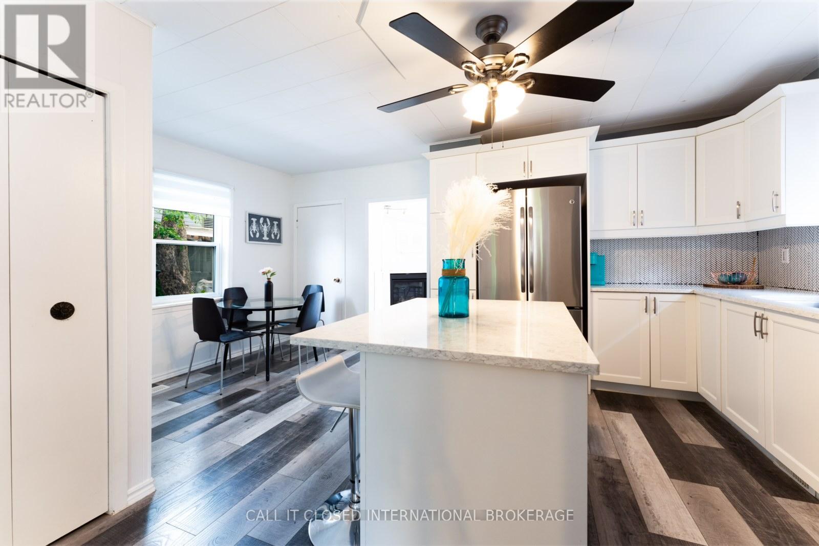 326 SMITH STREET photo 7