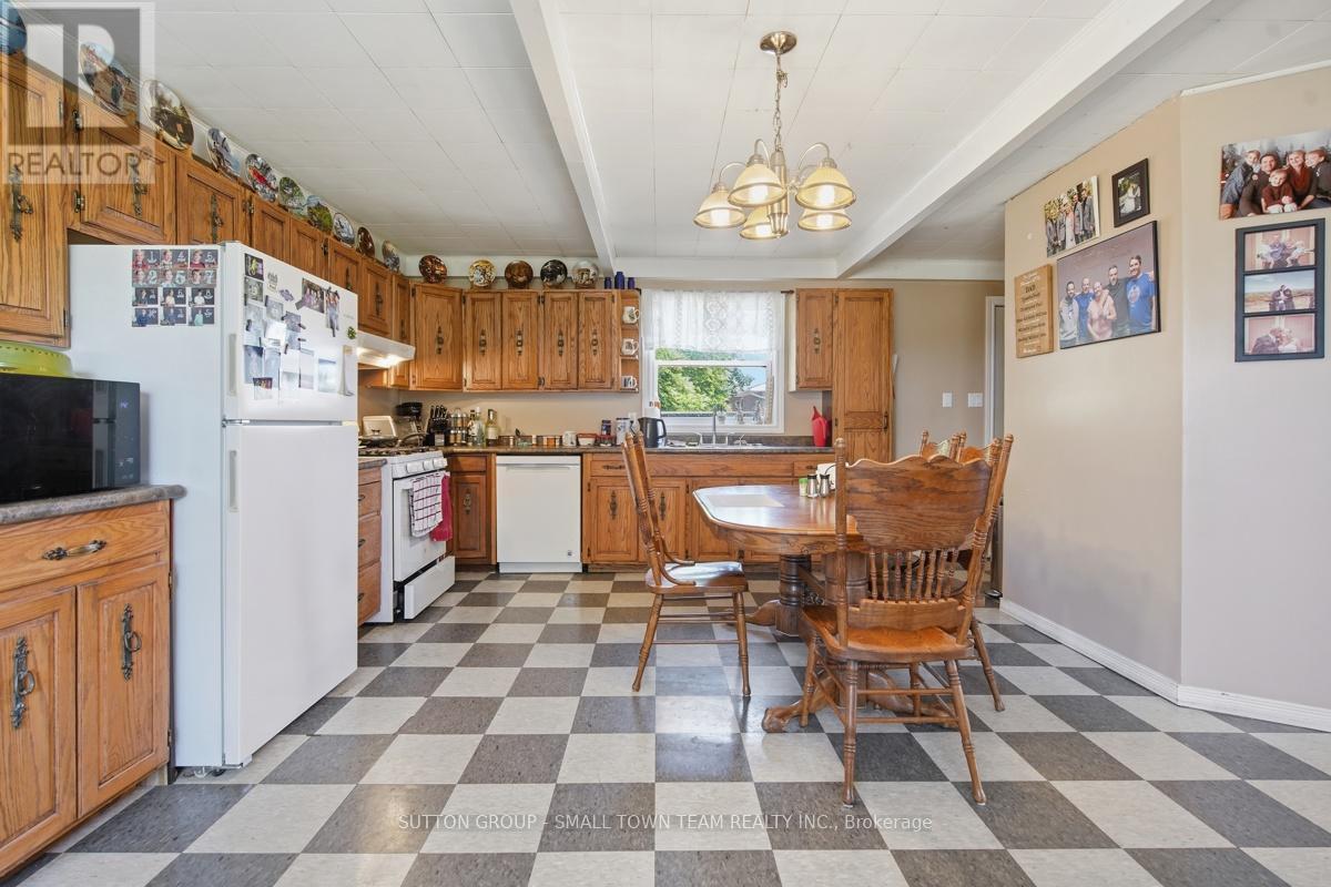 184 Main Street, Bluewater, Ontario  N0M 1N0 - Photo 12 - X13462512