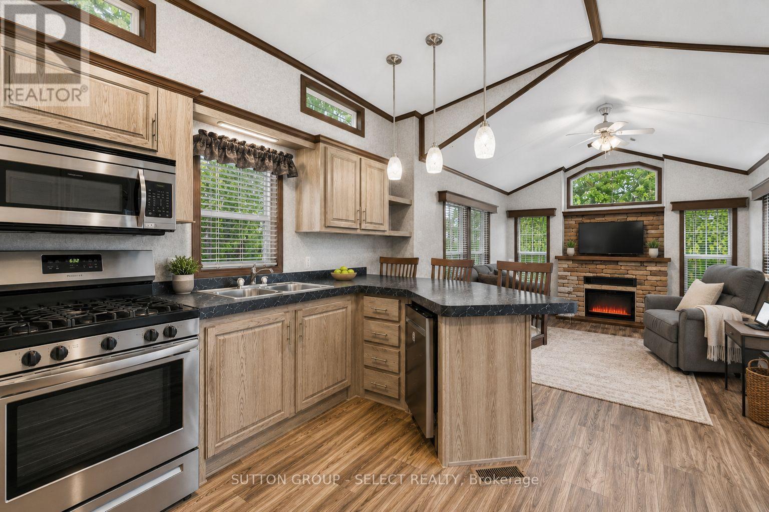 404 - 8685 Rock Glen Road, Lambton Shores, Ontario  N0M 1B0 - Photo 16 - X13462554