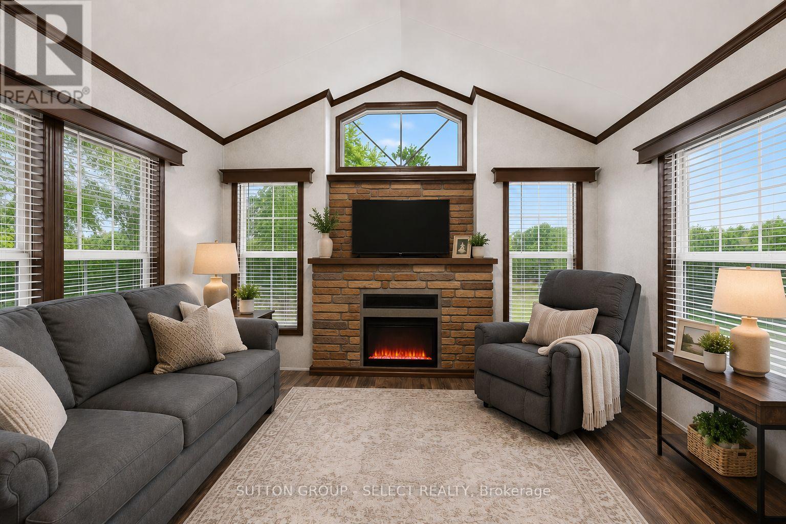 404 - 8685 Rock Glen Road, Lambton Shores, Ontario  N0M 1B0 - Photo 3 - X13462554