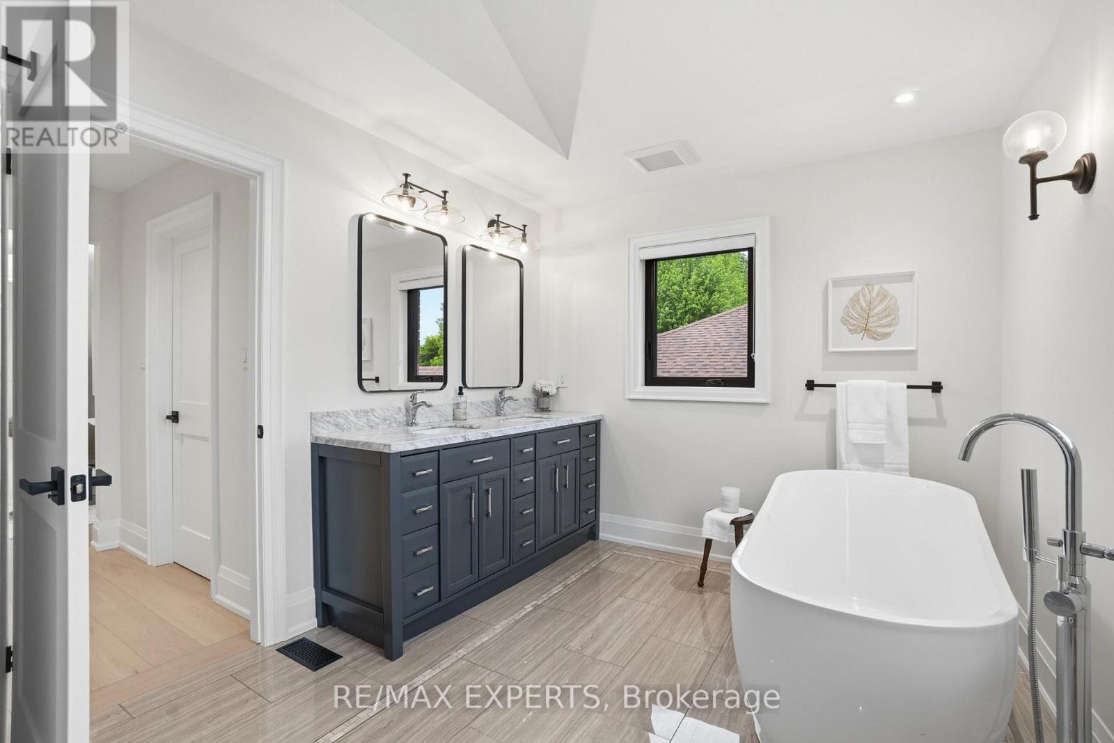 8 Brent Road, East Gwillimbury, Ontario  L9N 1R9 - Photo 22 - N13461910