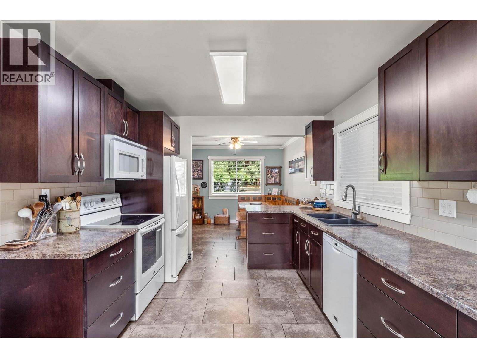 892 CRAMOND Road Kamloops Photo 2 892 CRAMOND Road Kamloops Photo 2
