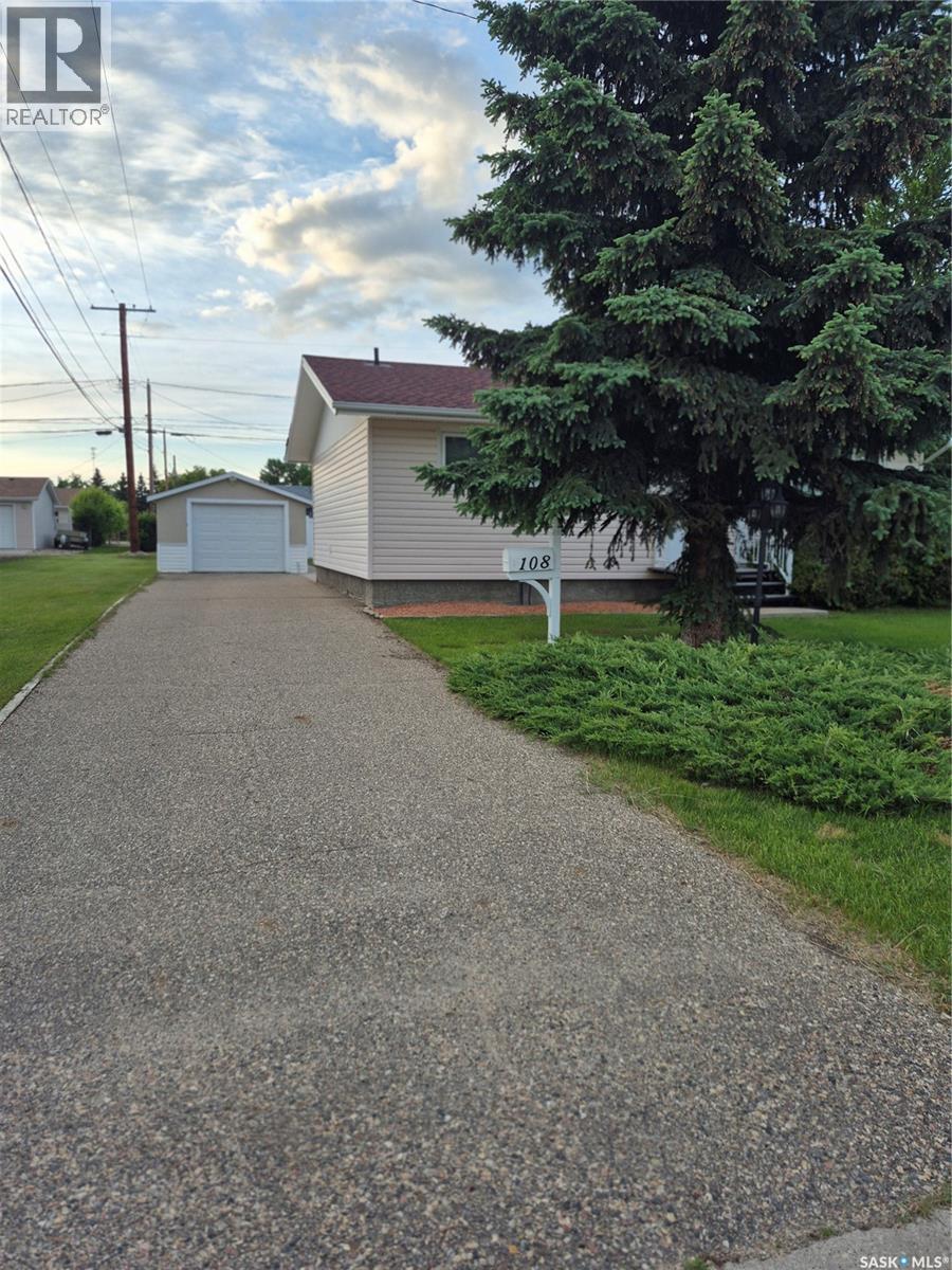 108 Downey Street, Strasbourg, Saskatchewan  S0G 4V0 - Photo 2 - SK039853