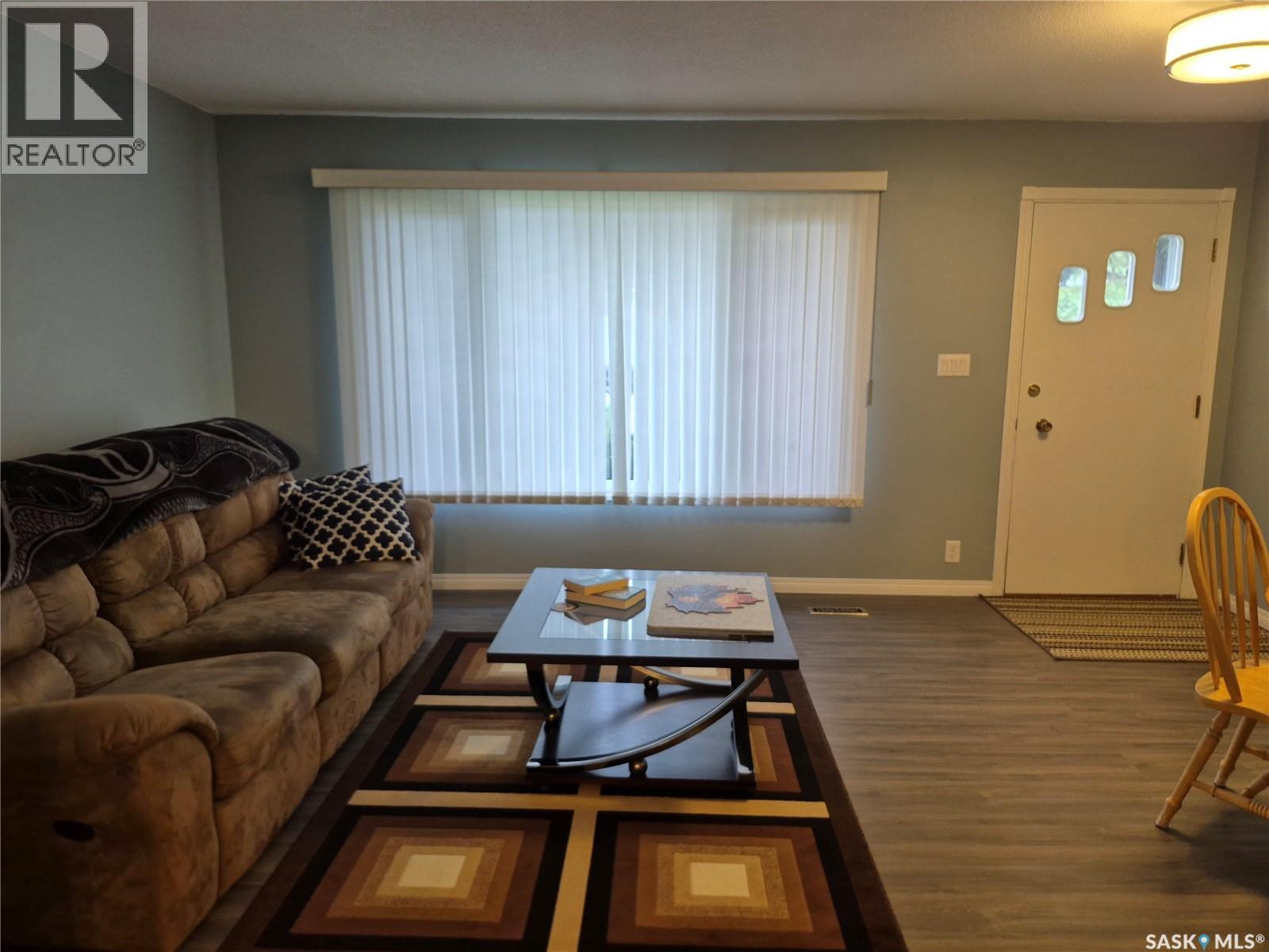 108 Downey Street, Strasbourg, Saskatchewan  S0G 4V0 - Photo 4 - SK039853
