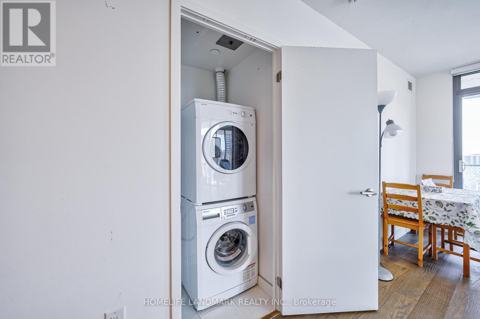2502 - 11 Wellesley Street W, Toronto, Ontario  M4Y 1E8 - Photo 10 - C13462200