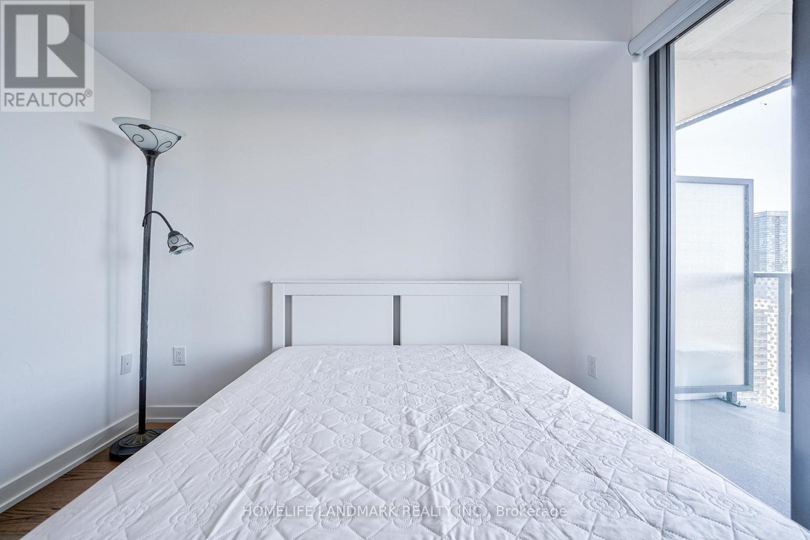 2502 - 11 Wellesley Street W, Toronto, Ontario  M4Y 1E8 - Photo 11 - C13462200