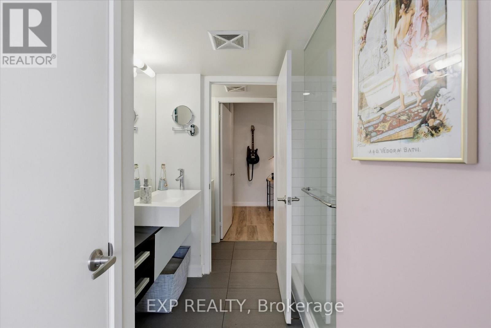 2103 - 38 Dan Leckie Way, Toronto, Ontario  M5V 2V6 - Photo 18 - C13462208
