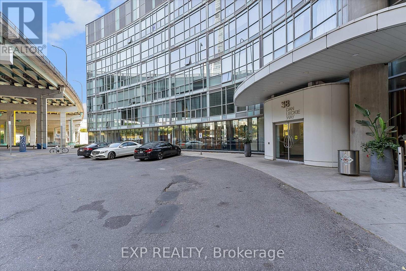 2103 - 38 Dan Leckie Way, Toronto, Ontario  M5V 2V6 - Photo 33 - C13462208