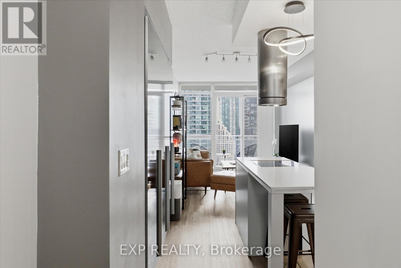 2103 - 38 Dan Leckie Way, Toronto, Ontario  M5V 2V6 - Photo 4 - C13462208