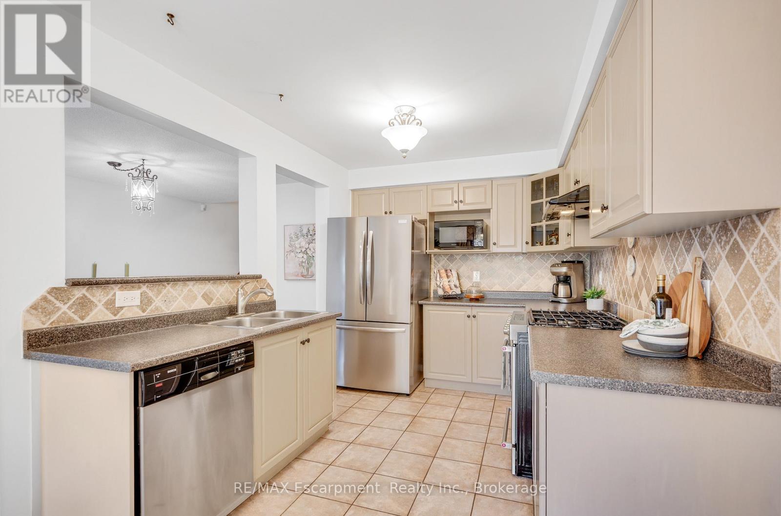 117 Frances Avenue, Hamilton, Ontario L8E 6A3 - Photo 11 - X13462536