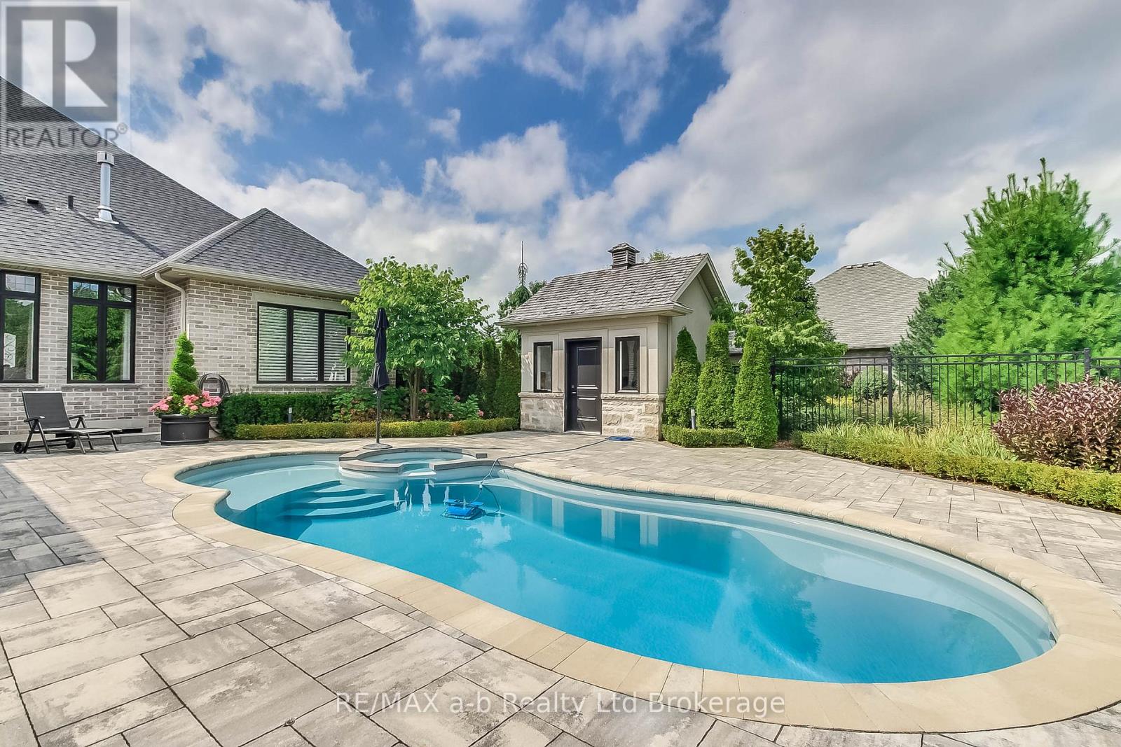 27 Otterview Drive, Norwich, Ontario  N0J 1R0 - Photo 5 - X13462514