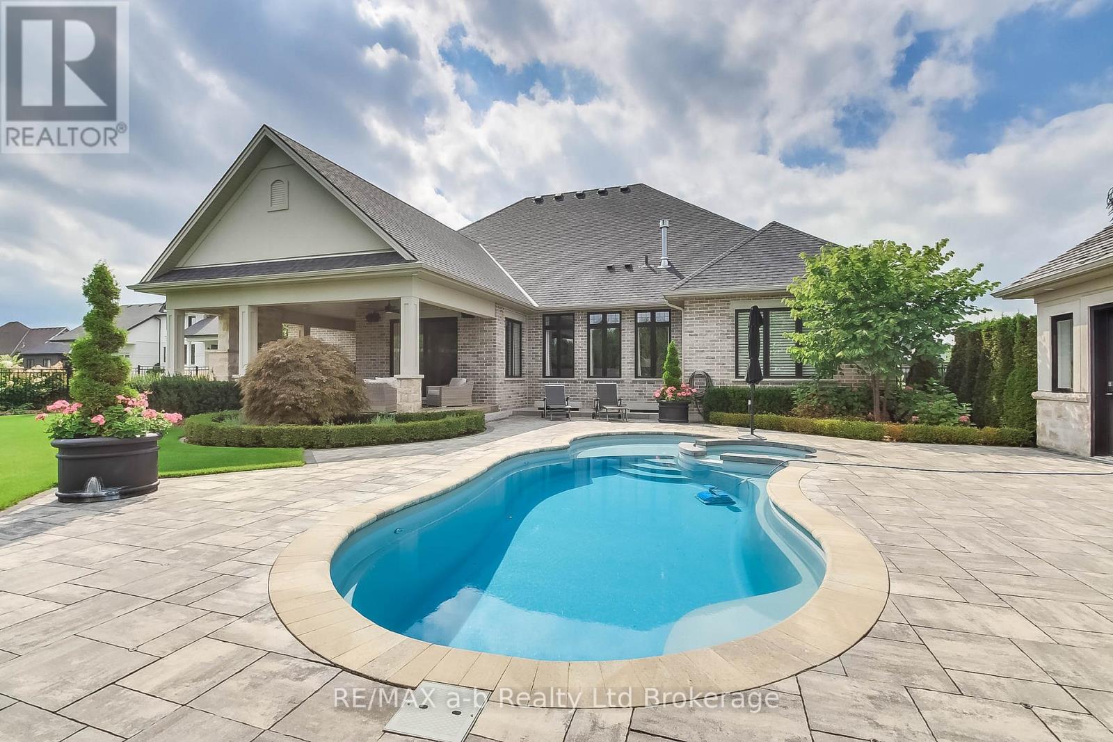 27 Otterview Drive, Norwich, Ontario  N0J 1R0 - Photo 6 - X13462514