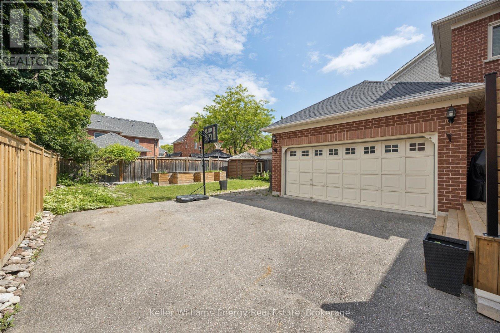 63 Mcbeth Place, Whitby, Ontario  L1M 1E7 - Photo 3 - E13462282