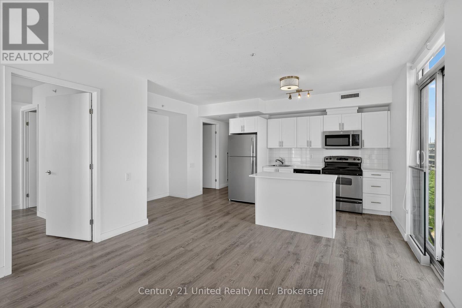 606 - 100 Bond Street E, Oshawa, Ontario  L1G 0B7 - Photo 2 - E13462596