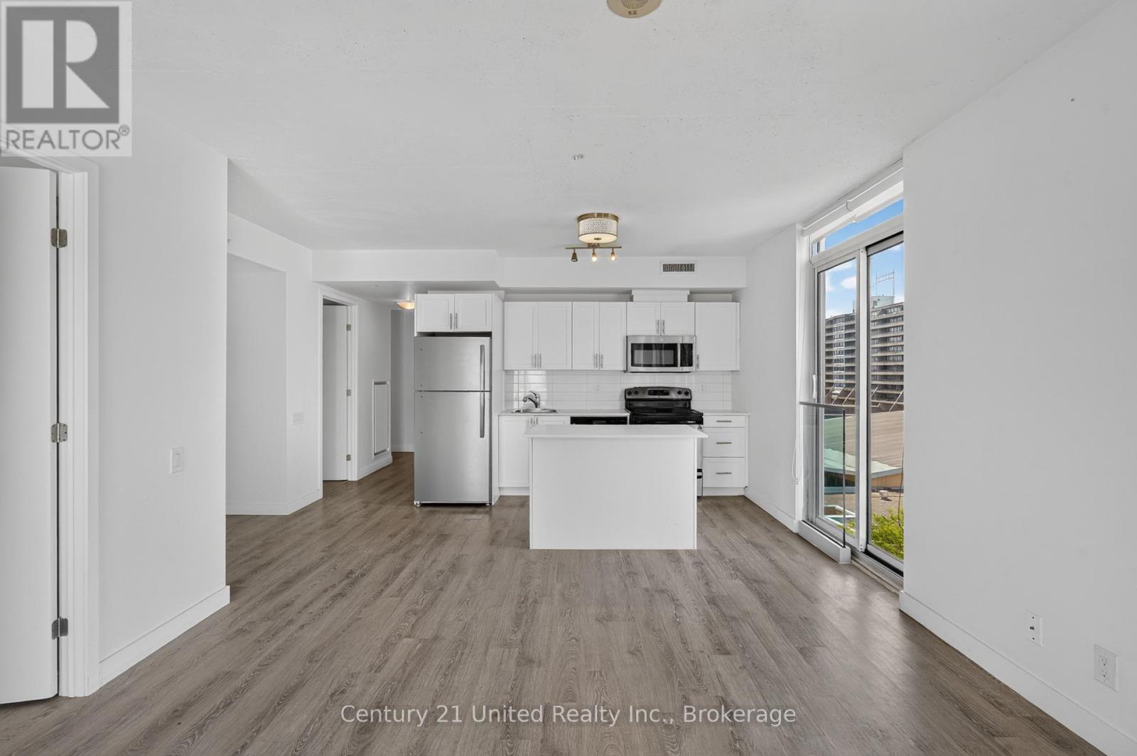 606 - 100 Bond Street E, Oshawa, Ontario  L1G 0B7 - Photo 3 - E13462596