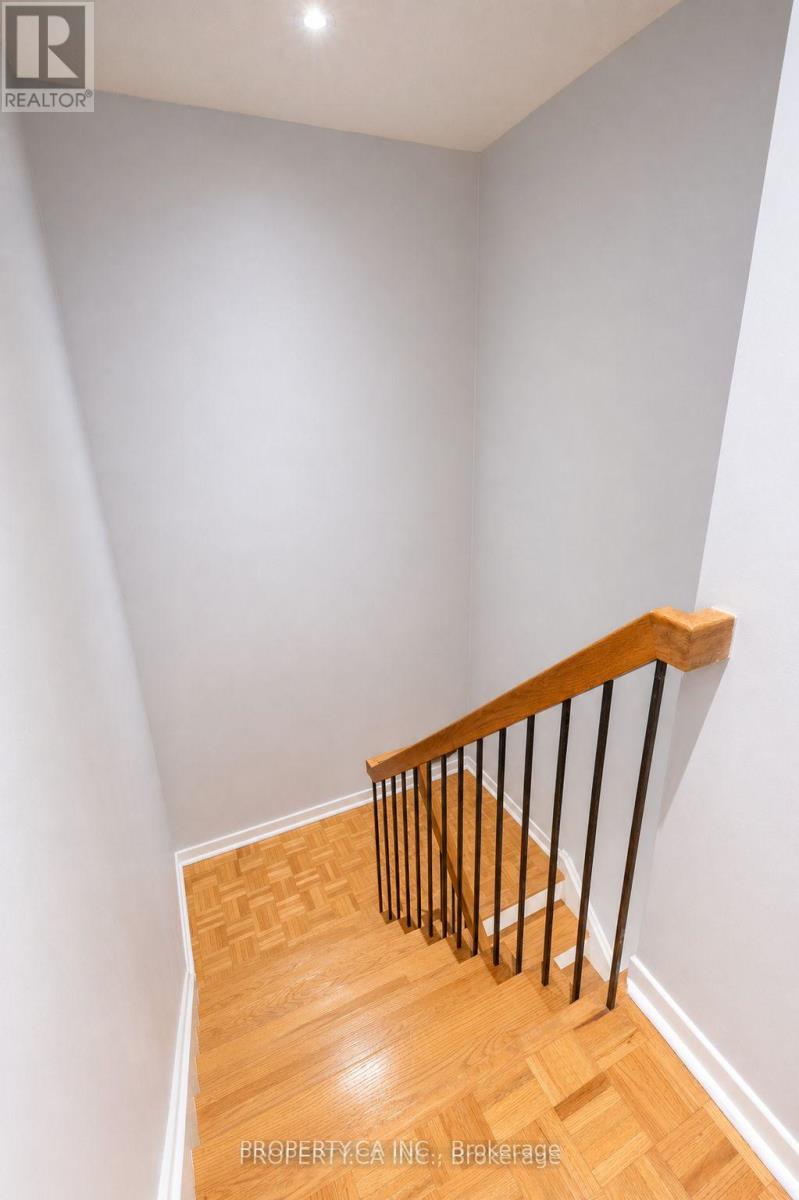 1 - 209 Castle Rock Drive, Richmond Hill, Ontario  L4C 5M2 - Photo 15 - N13462074