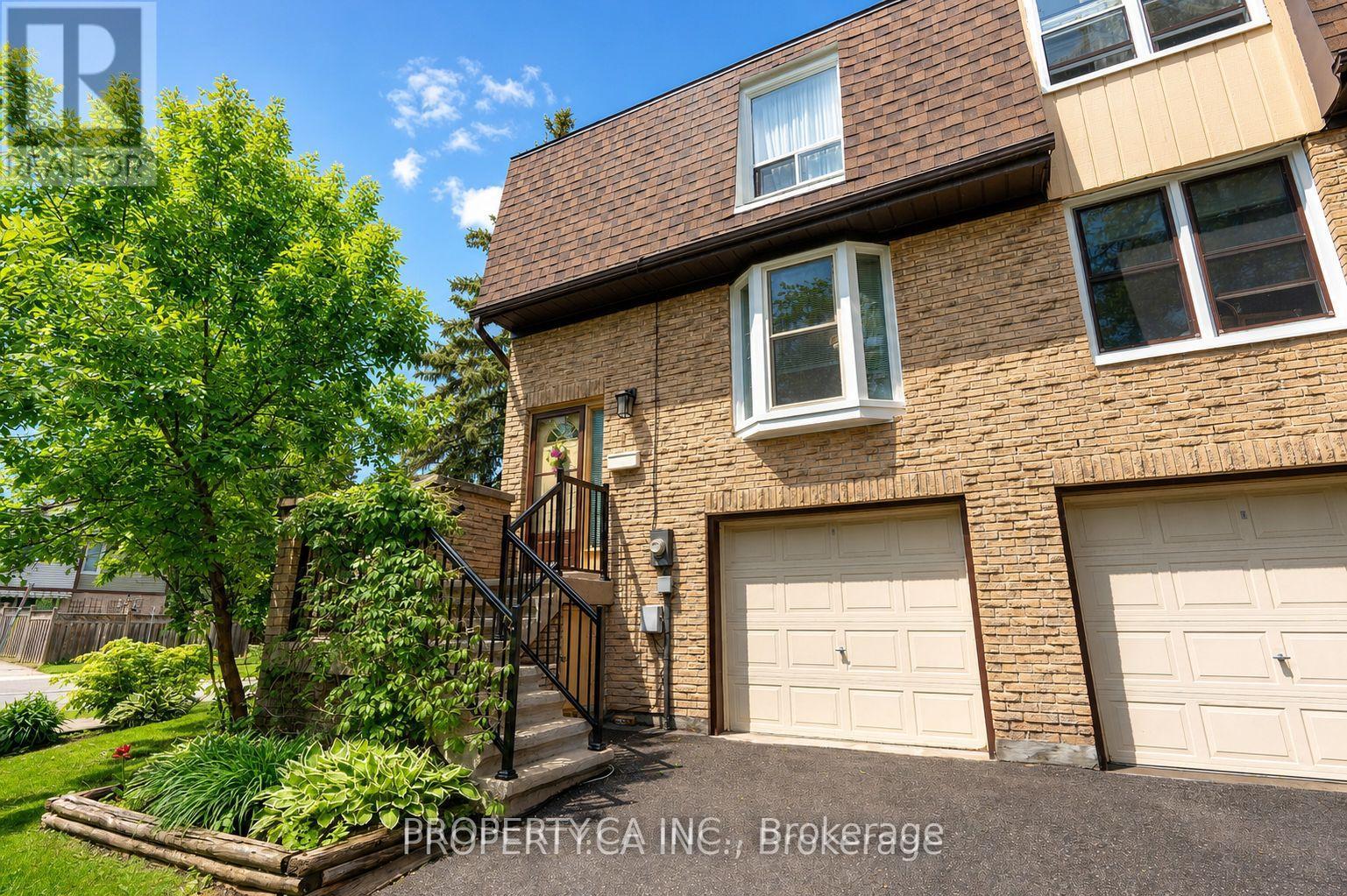 1 - 209 Castle Rock Drive, Richmond Hill, Ontario  L4C 5M2 - Photo 2 - N13462074