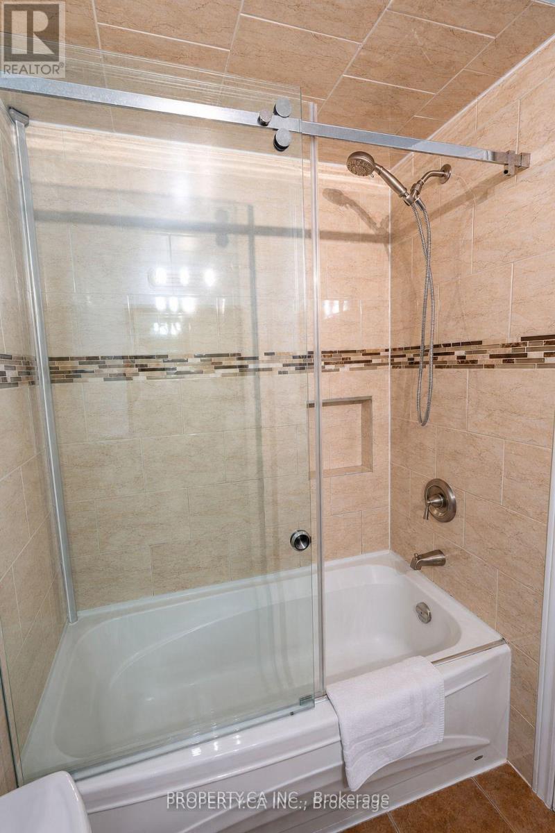1 - 209 Castle Rock Drive, Richmond Hill, Ontario  L4C 5M2 - Photo 21 - N13462074