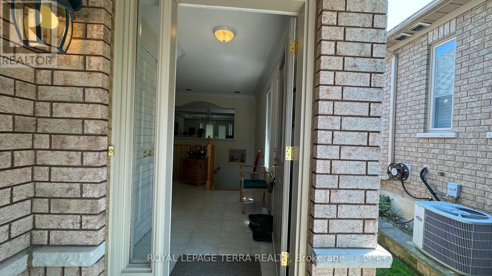13 Montebello Terrace, New Tecumseth, Ontario  L9R 2H4 - Photo 4 - N13462126