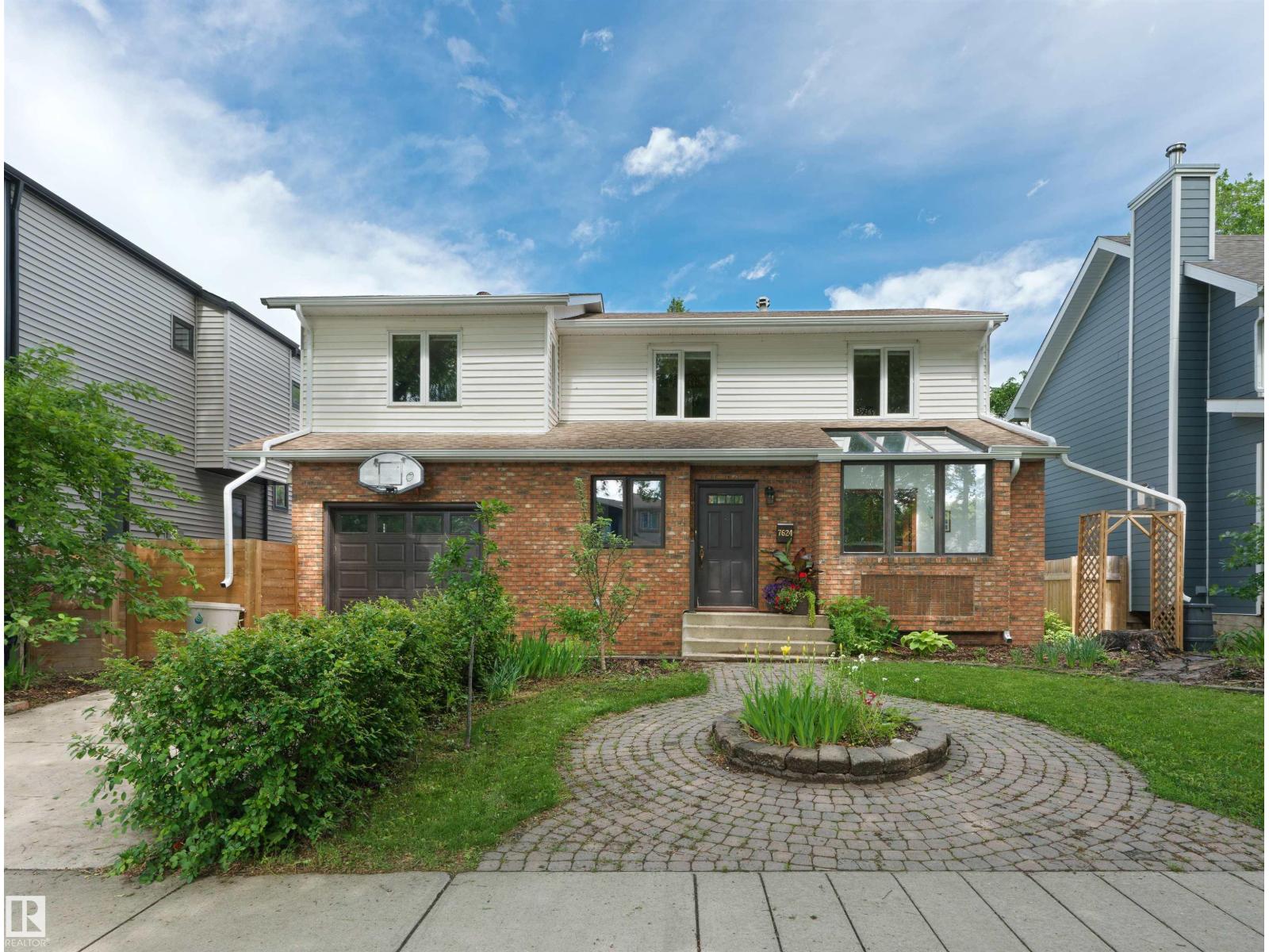 7624 92 AV NW, Edmonton, Alberta
