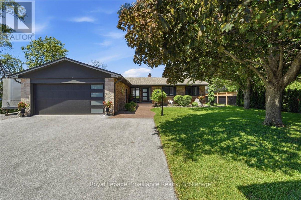2728 County Road 3, Prince Edward County, Ontario  K0K 1L0 - Photo 2 - X13462278
