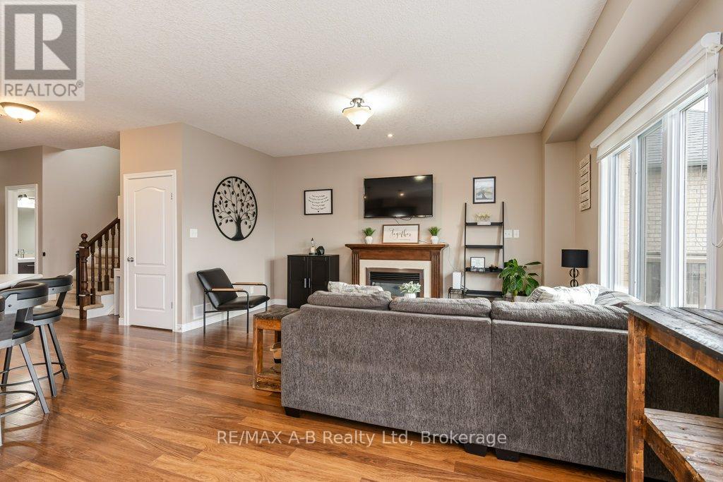 44 Brown Street, Stratford, Ontario  N5A 0B8 - Photo 12 - X13462562
