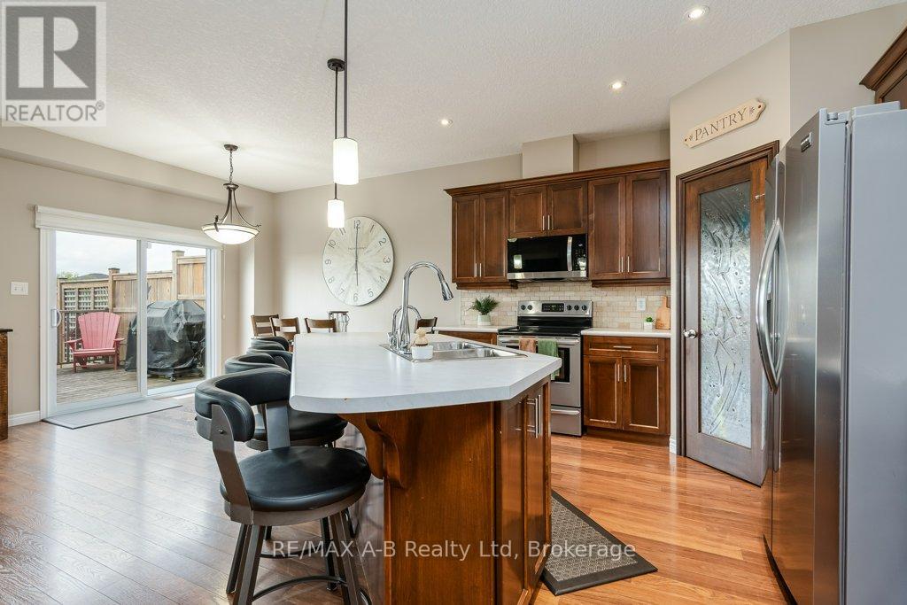 44 Brown Street, Stratford, Ontario  N5A 0B8 - Photo 15 - X13462562