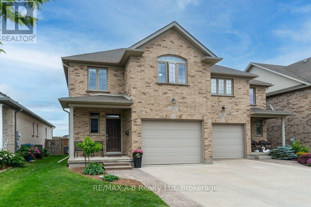 44 Brown Street, Stratford, Ontario  N5A 0B8 - Photo 2 - X13462562