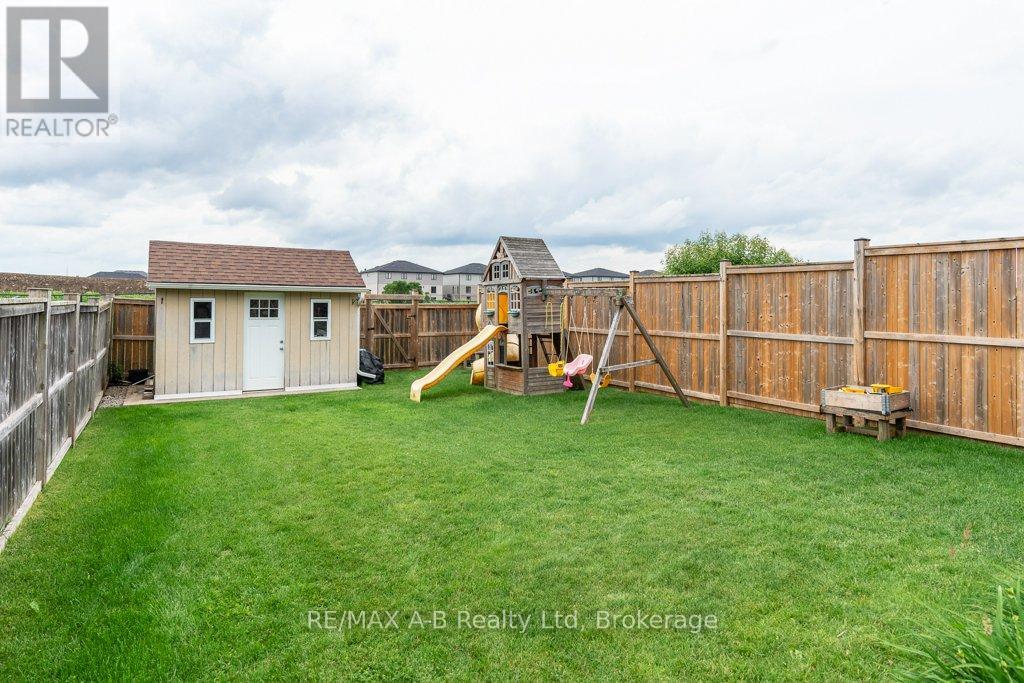 44 Brown Street, Stratford, Ontario  N5A 0B8 - Photo 3 - X13462562
