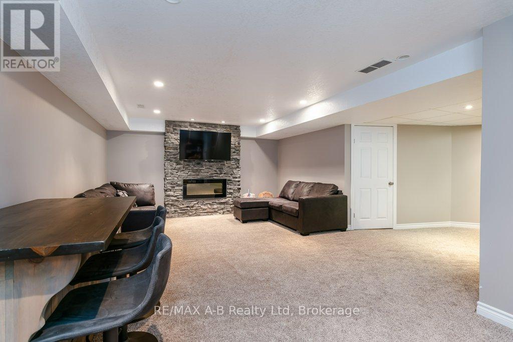 44 Brown Street, Stratford, Ontario  N5A 0B8 - Photo 32 - X13462562