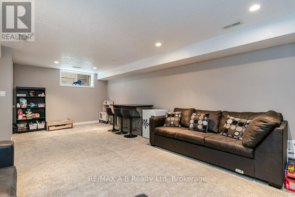 44 Brown Street, Stratford, Ontario  N5A 0B8 - Photo 35 - X13462562