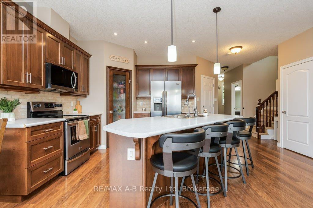 44 Brown Street, Stratford, Ontario  N5A 0B8 - Photo 7 - X13462562