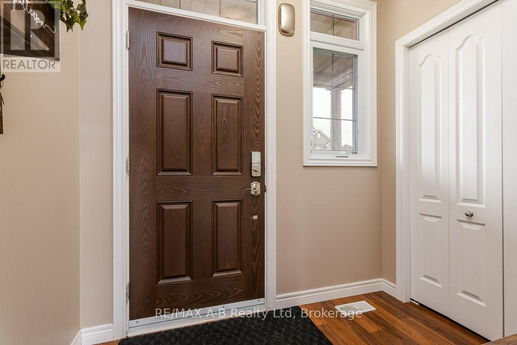 44 Brown Street, Stratford, Ontario  N5A 0B8 - Photo 8 - X13462562