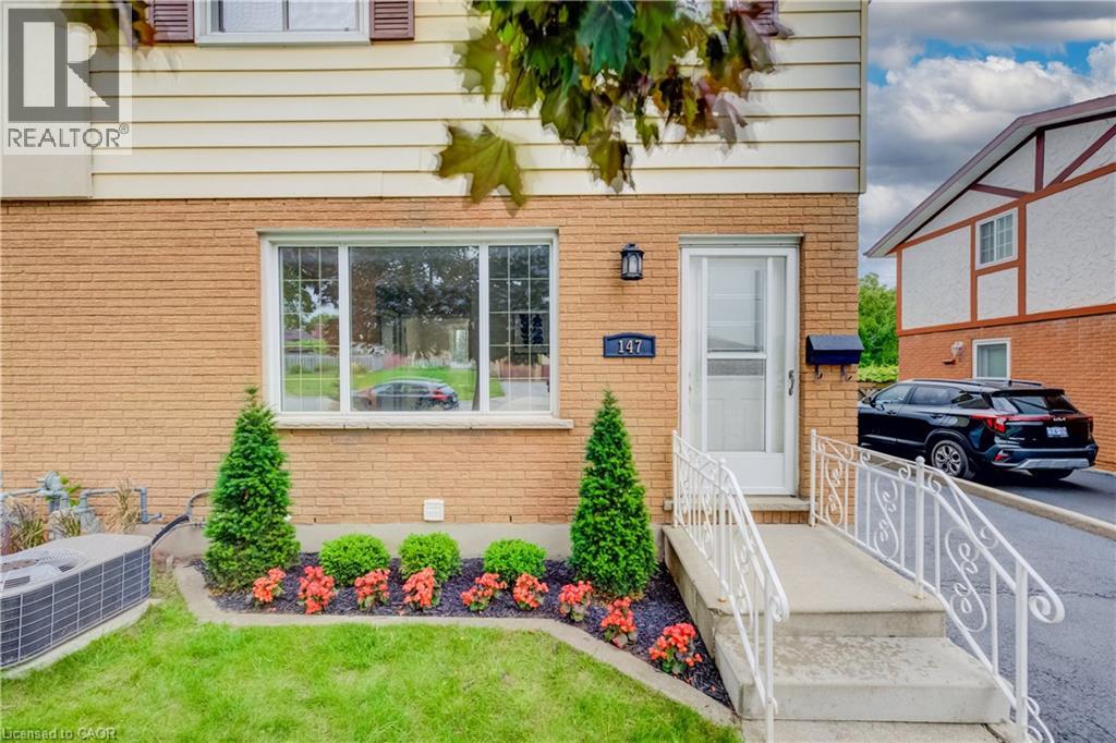 147 Moffat Drive, Cambridge, Ontario  N1R 6C1 - Photo 3 - 40836014