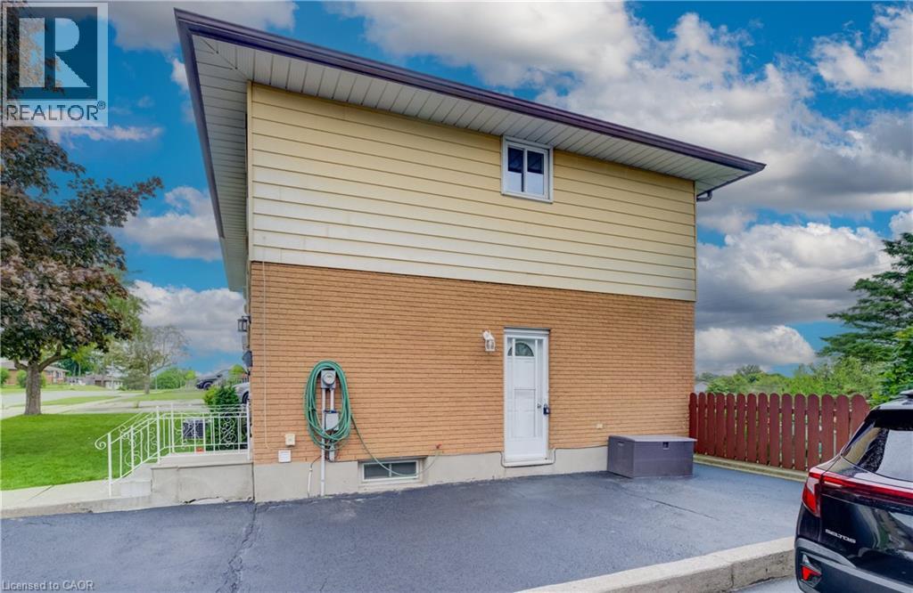 147 Moffat Drive, Cambridge, Ontario  N1R 6C1 - Photo 4 - 40836014