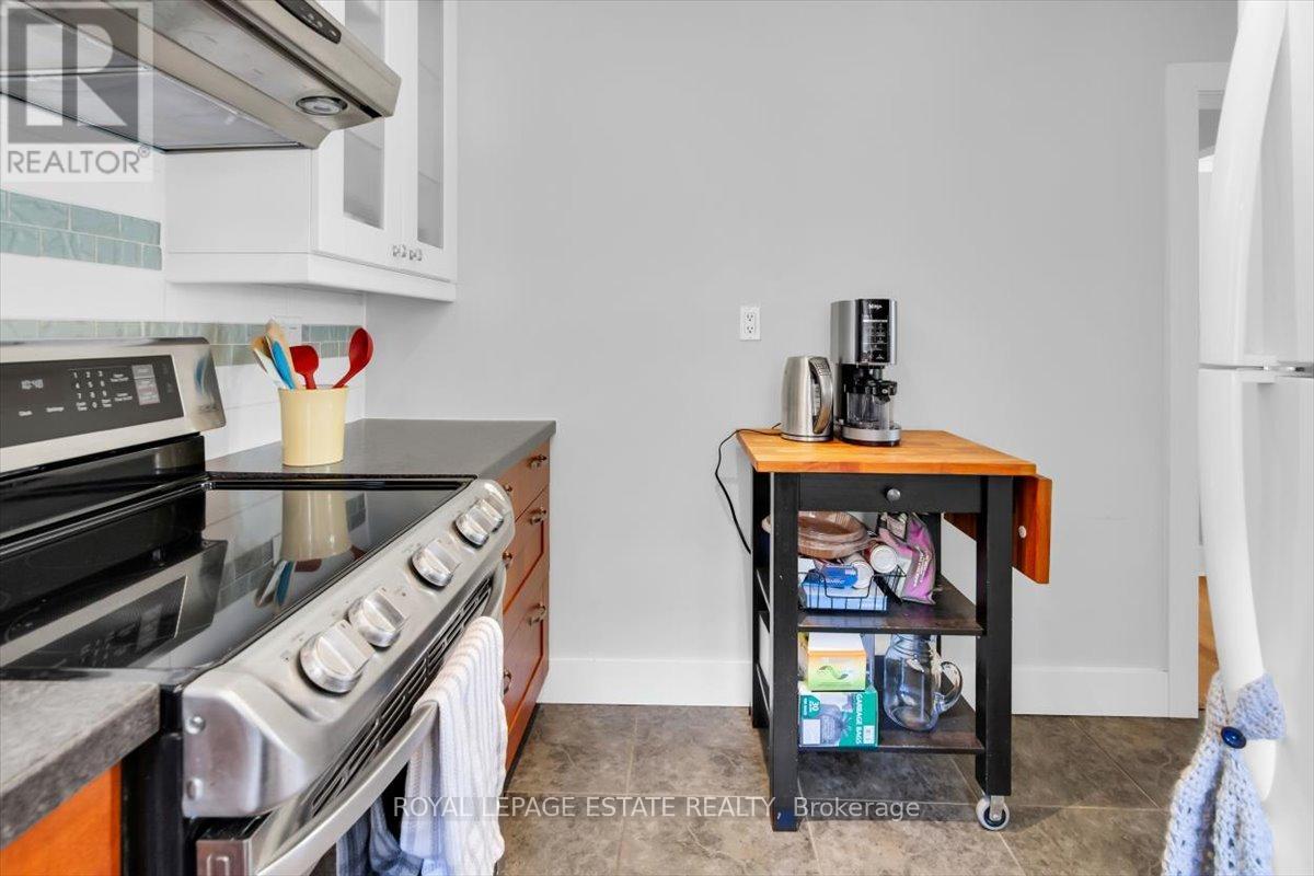 4037 Bloor Street W, Toronto, Ontario  M9B 1M4 - Photo 17 - W13462056