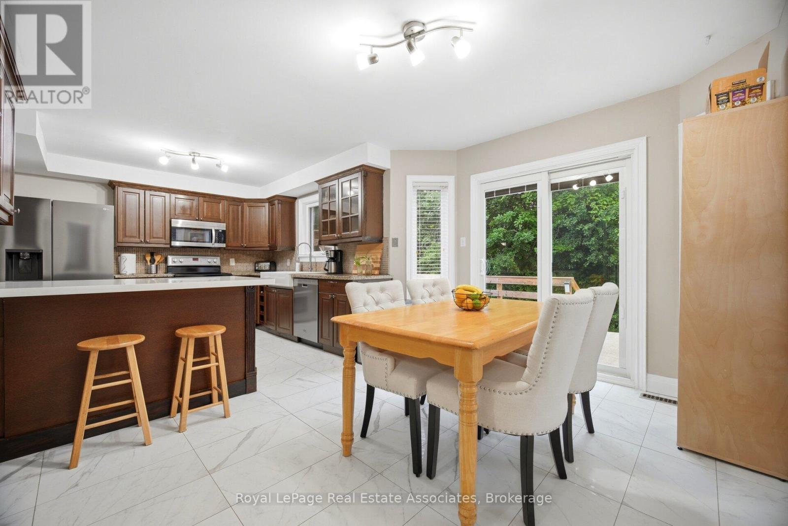 6343 Alderwood Trail, Mississauga, Ontario  L5N 6X1 - Photo 10 - W13462076